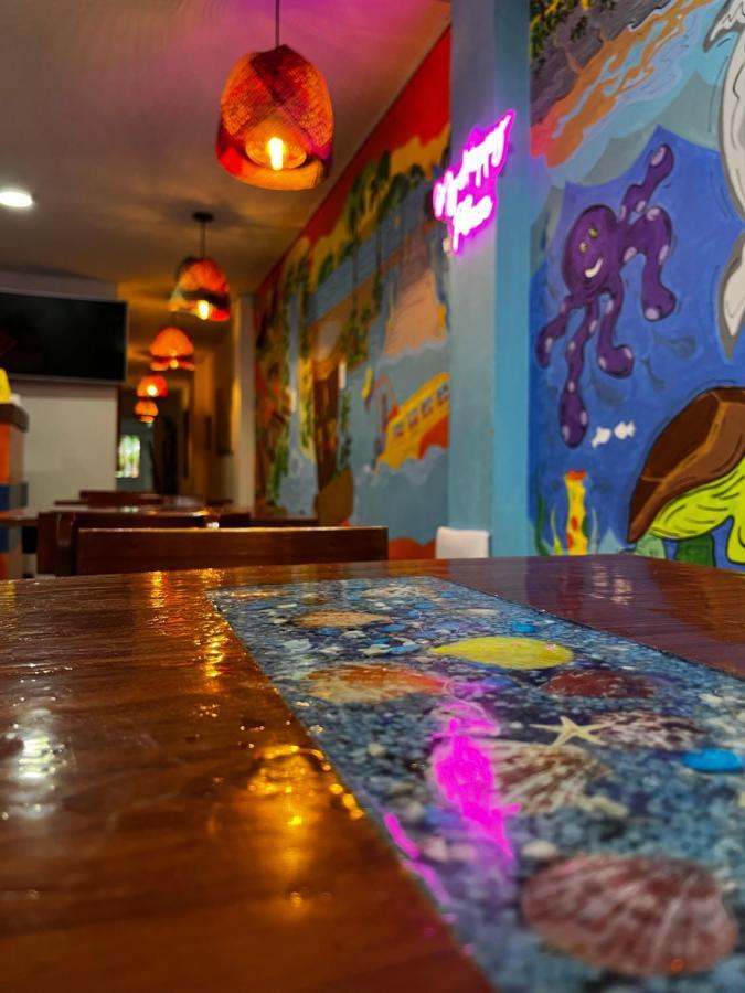 Acuarios Hostal Playa Ladrilleros Екстер'єр фото