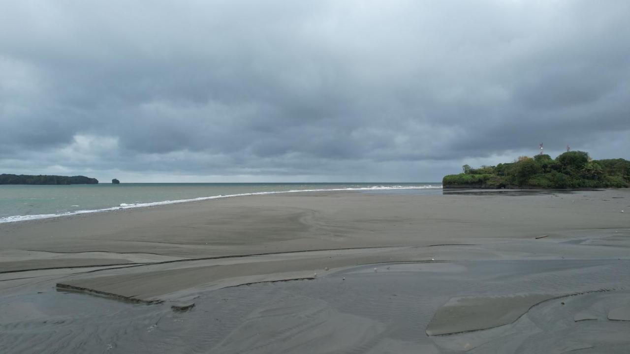 Acuarios Hostal Playa Ladrilleros Екстер'єр фото