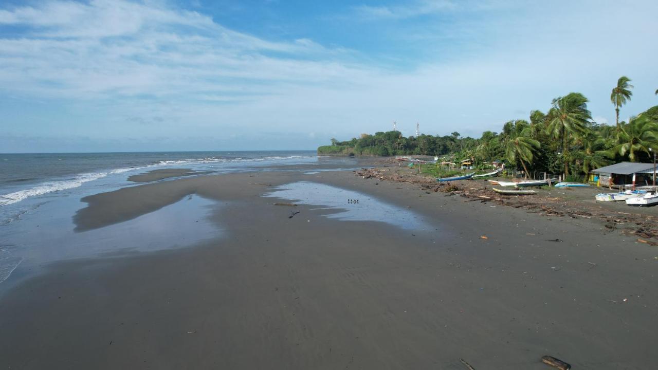 Acuarios Hostal Playa Ladrilleros Екстер'єр фото
