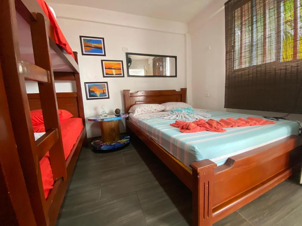 Acuarios Hostal Playa Ladrilleros Екстер'єр фото