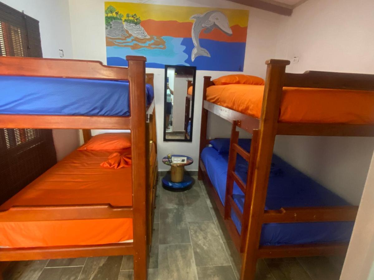 Acuarios Hostal Playa Ladrilleros Екстер'єр фото