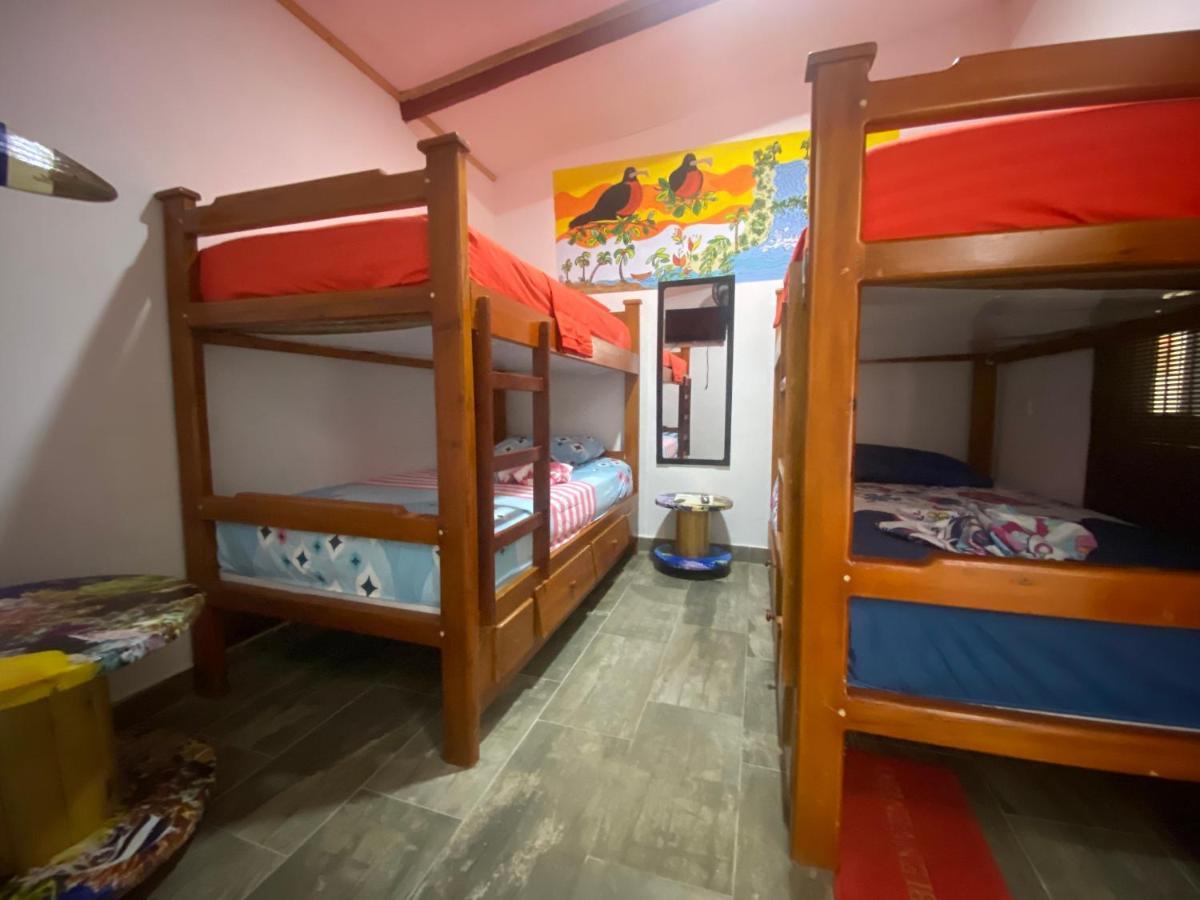 Acuarios Hostal Playa Ladrilleros Екстер'єр фото