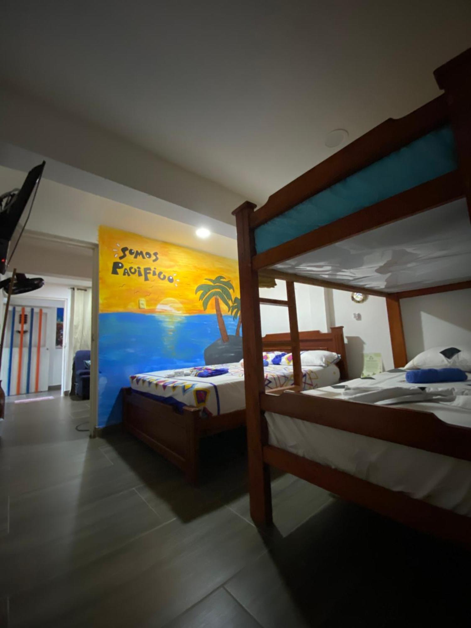 Acuarios Hostal Playa Ladrilleros Екстер'єр фото