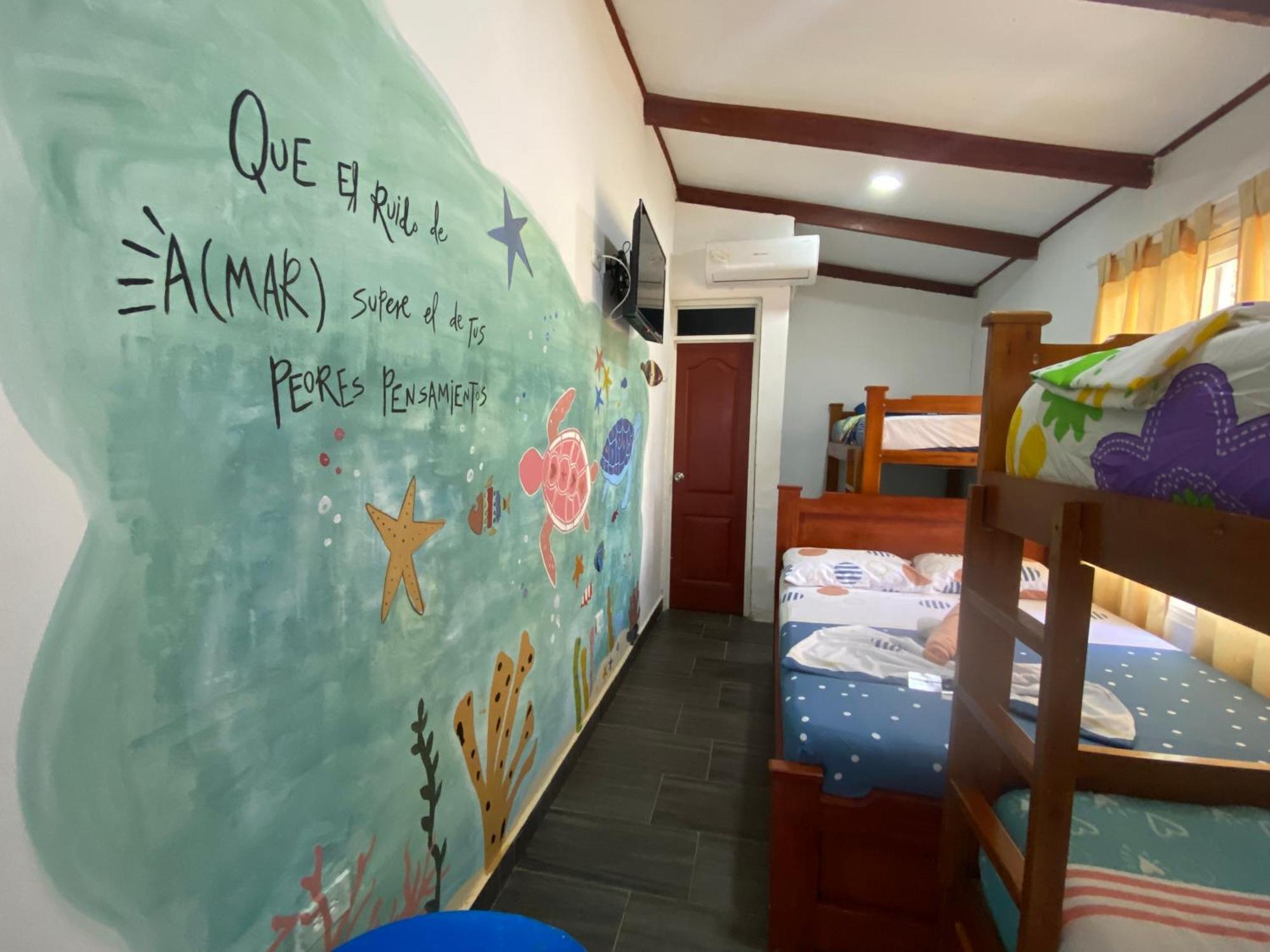 Acuarios Hostal Playa Ladrilleros Екстер'єр фото