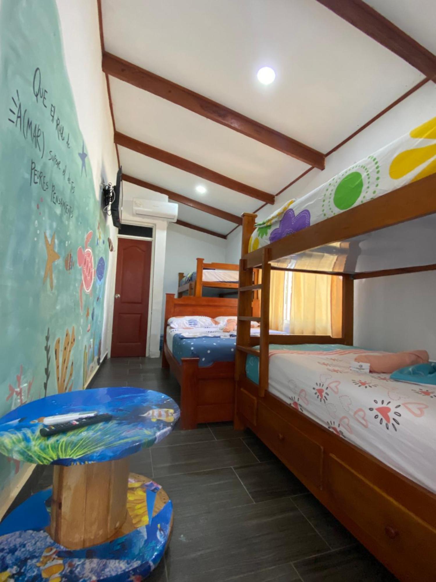 Acuarios Hostal Playa Ladrilleros Екстер'єр фото