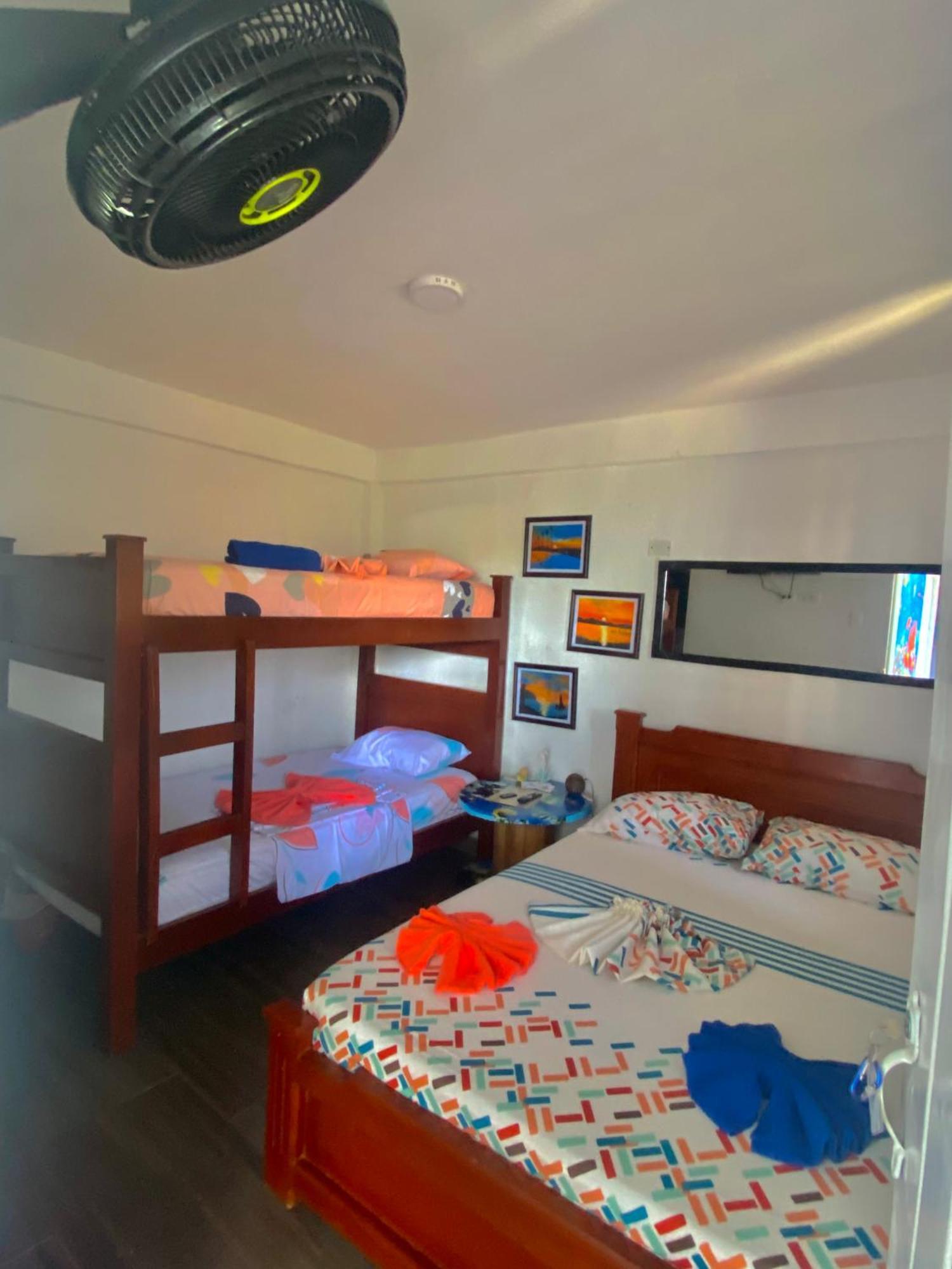 Acuarios Hostal Playa Ladrilleros Екстер'єр фото