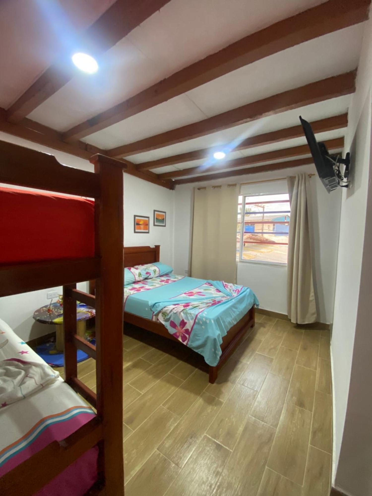 Acuarios Hostal Playa Ladrilleros Екстер'єр фото